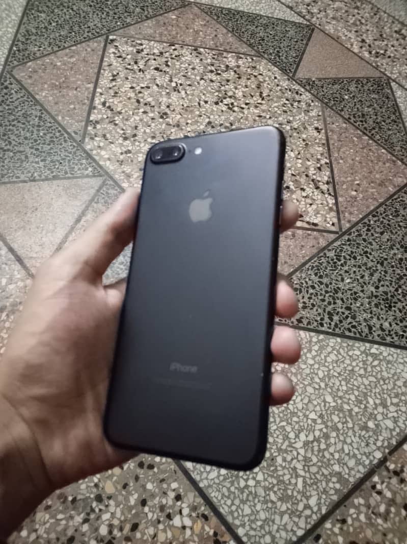 Apple iPhone 7 Plus 3