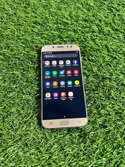 Samsung Mobile J7 Pro 4/32 PTA approved good betry timing for sale