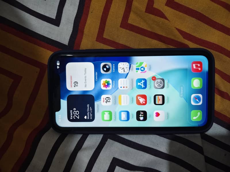 Apple iPhone 11 0