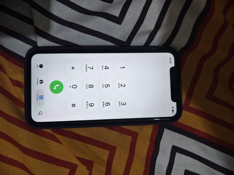 Apple iPhone 11 4