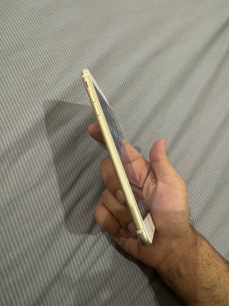 Apple iPhone 7 Plus 2