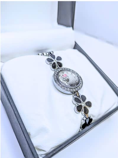Women’s Stylish Flower Watch