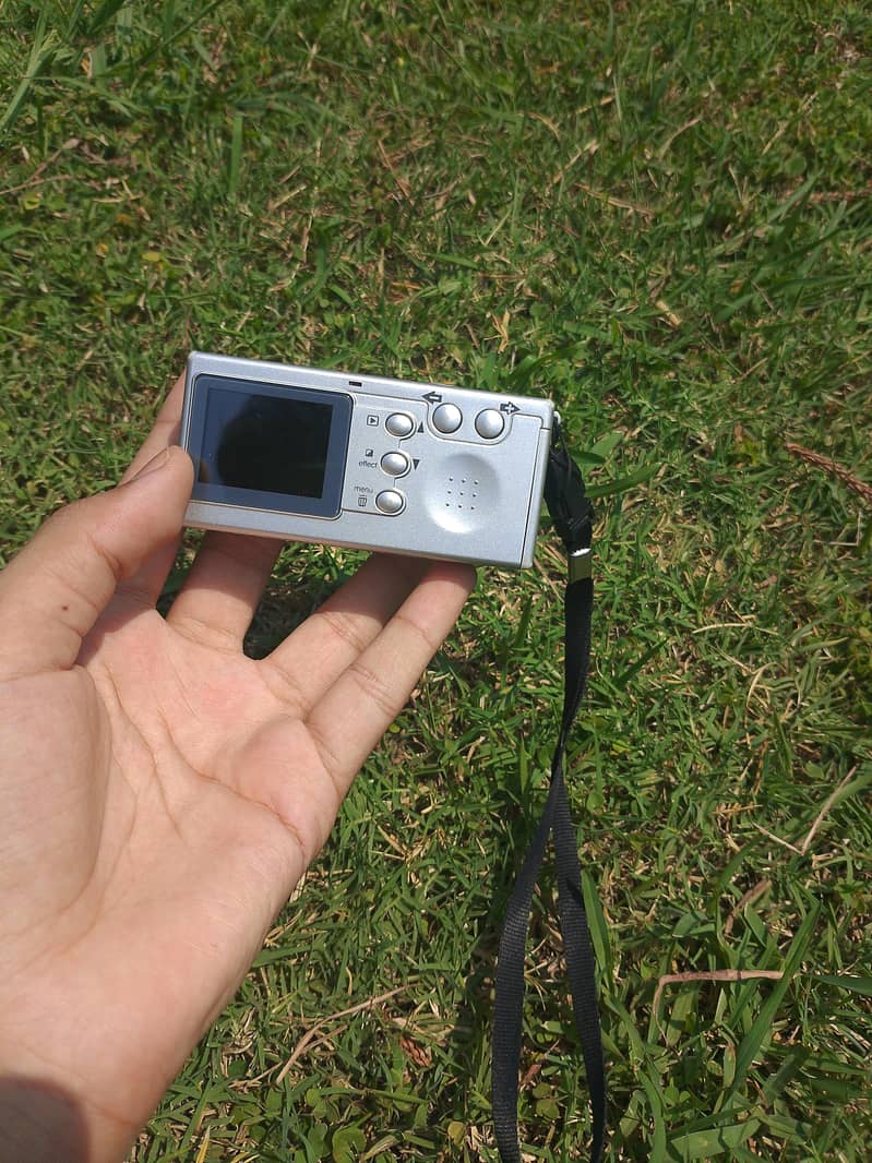 median small camera 1