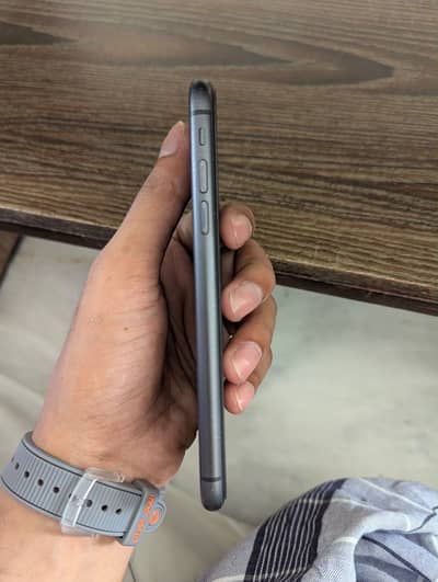 Apple iPhone 11