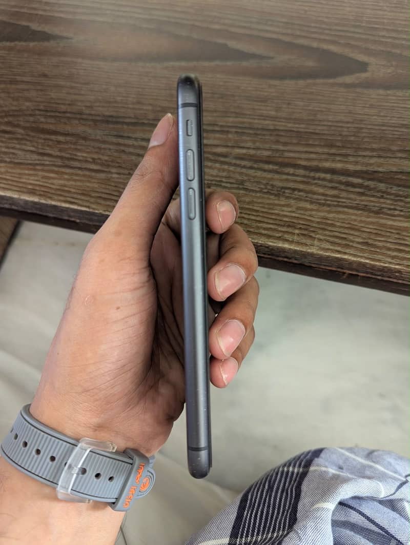Apple iPhone 11 0