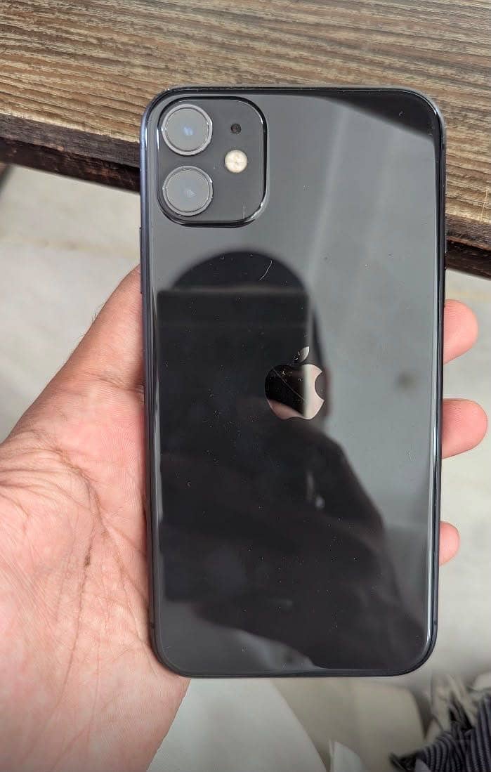 Apple iPhone 11 7