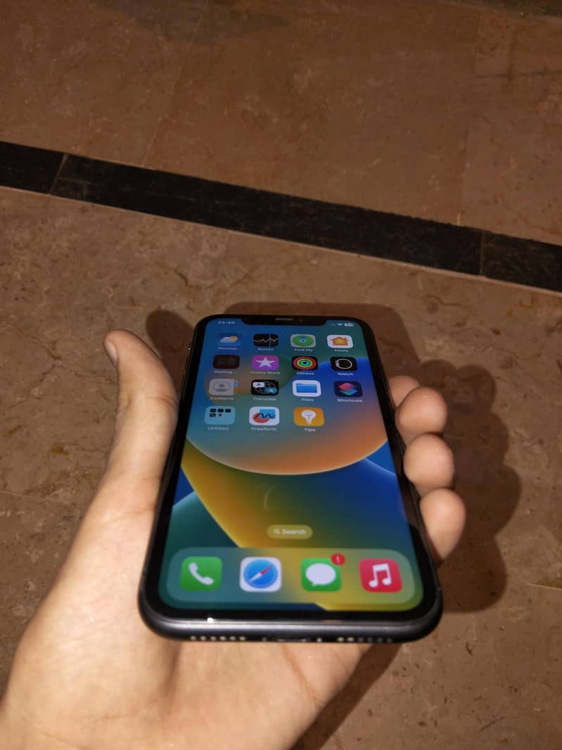 Apple iPhone 11 3
