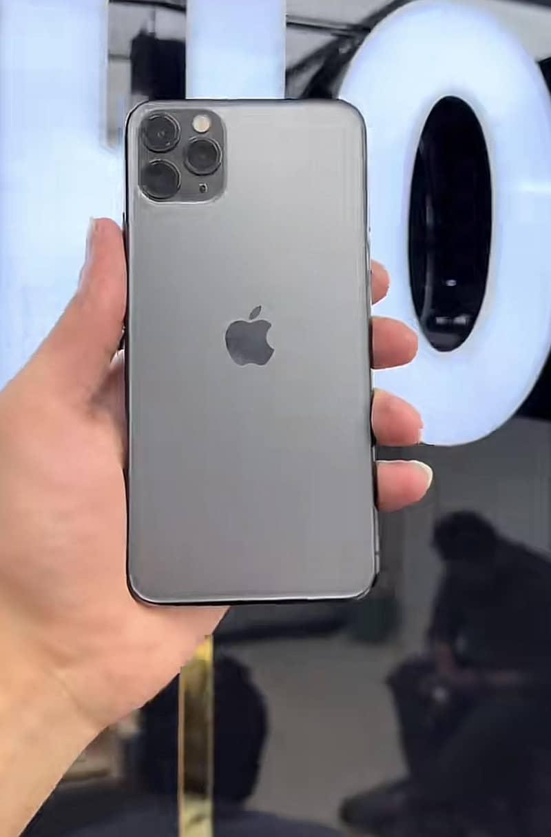 Apple iPhone 11 Pro Max 2