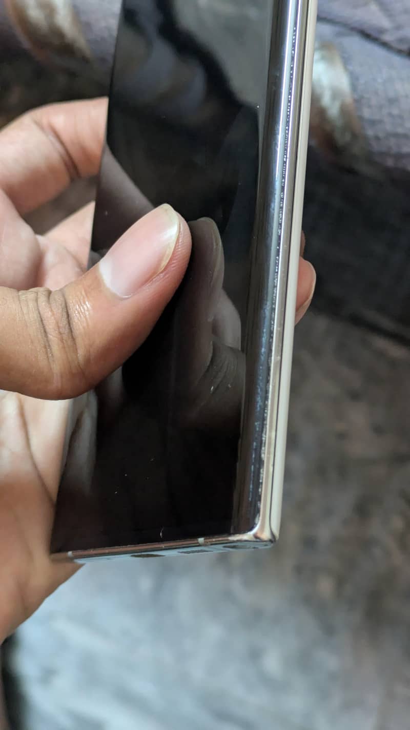 Samsung Mobile Note 10 Plus 3