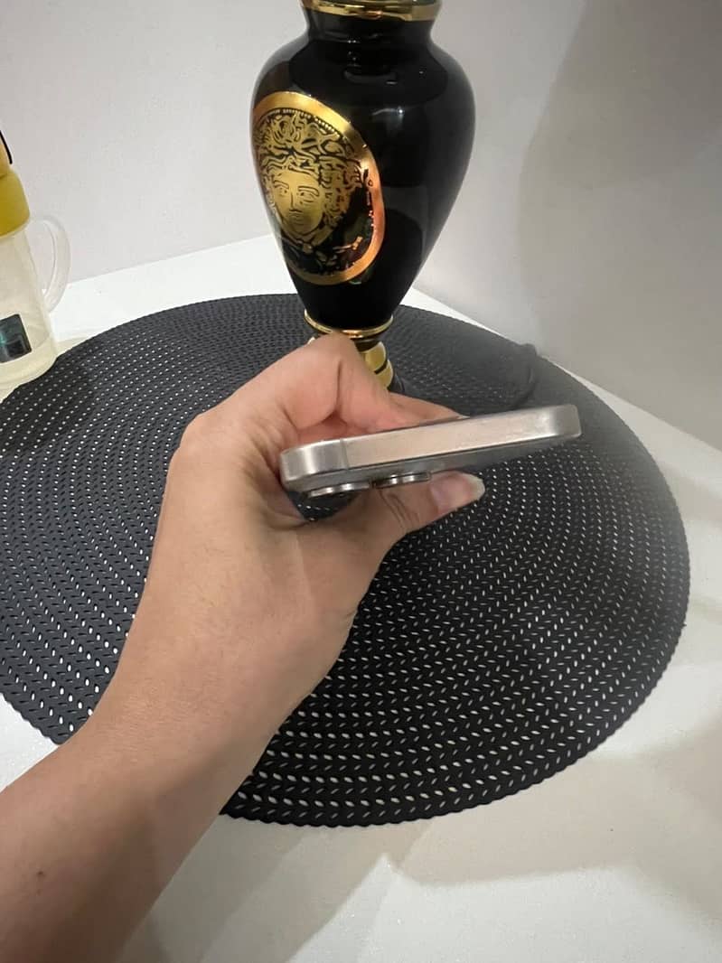 Apple iPhone 15 Pro Max 2