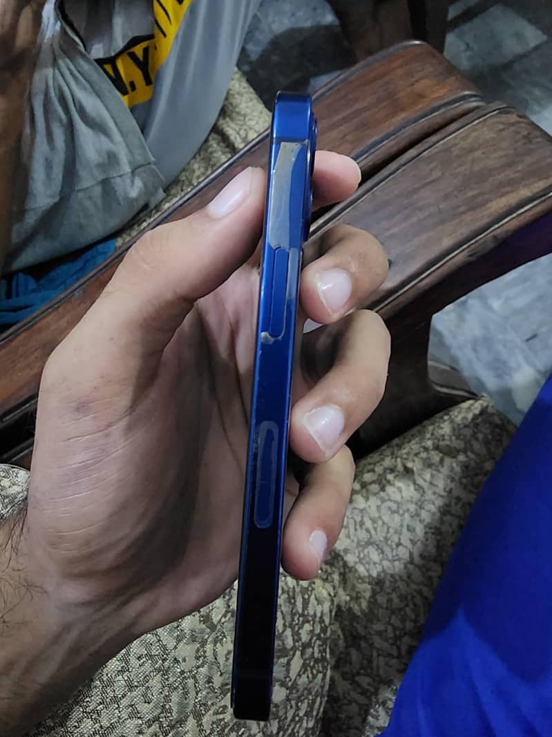 Apple iPhone 12 2