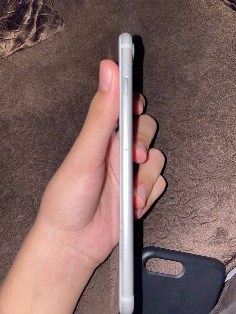 Apple iPhone 7 Plus 1
