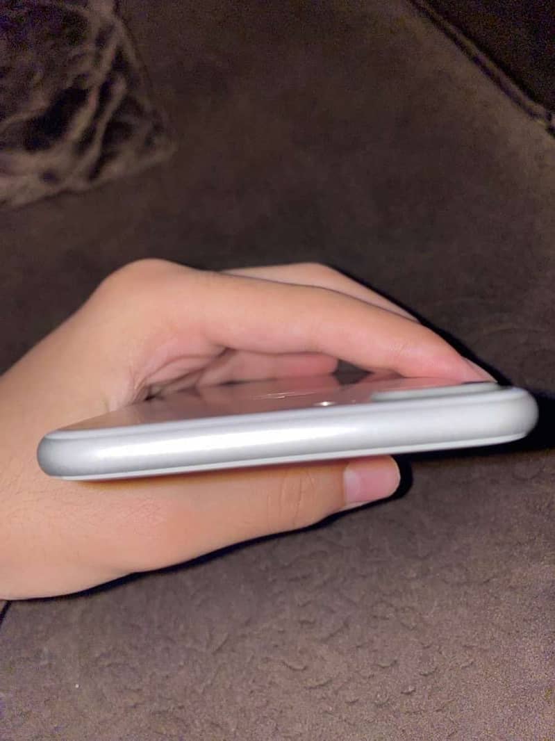 Apple iPhone 7 Plus 5