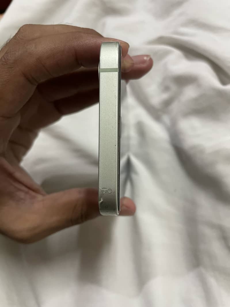 Apple iPhone 12 6