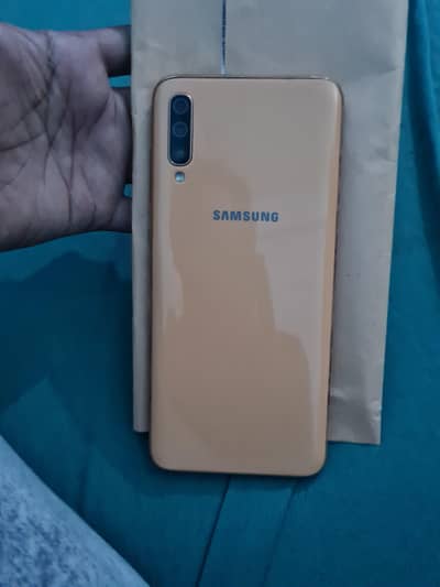 Samsung Mobile A70 6.128