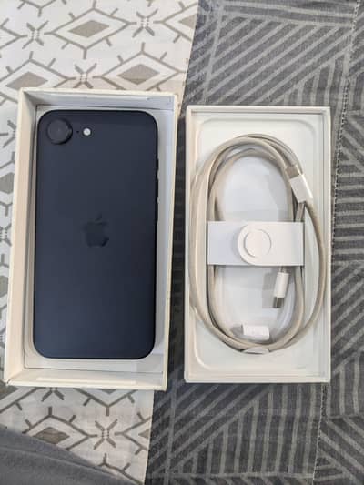 Iphone 16 e Jv With Box 8GB 128GB 10/10