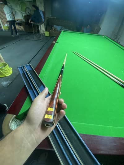 Snooker (LP Rocket )cue with leather box