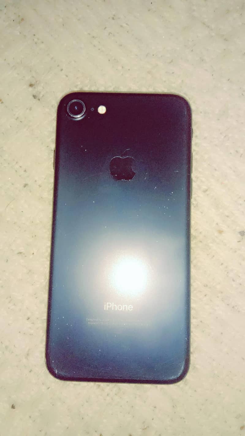 Apple iPhone 7 0