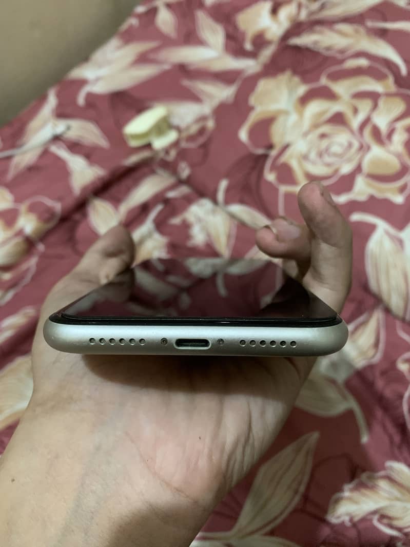 Apple iPhone 11 5
