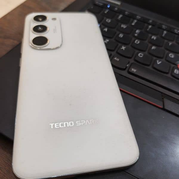 Tecno Spark 40 pro plus 1