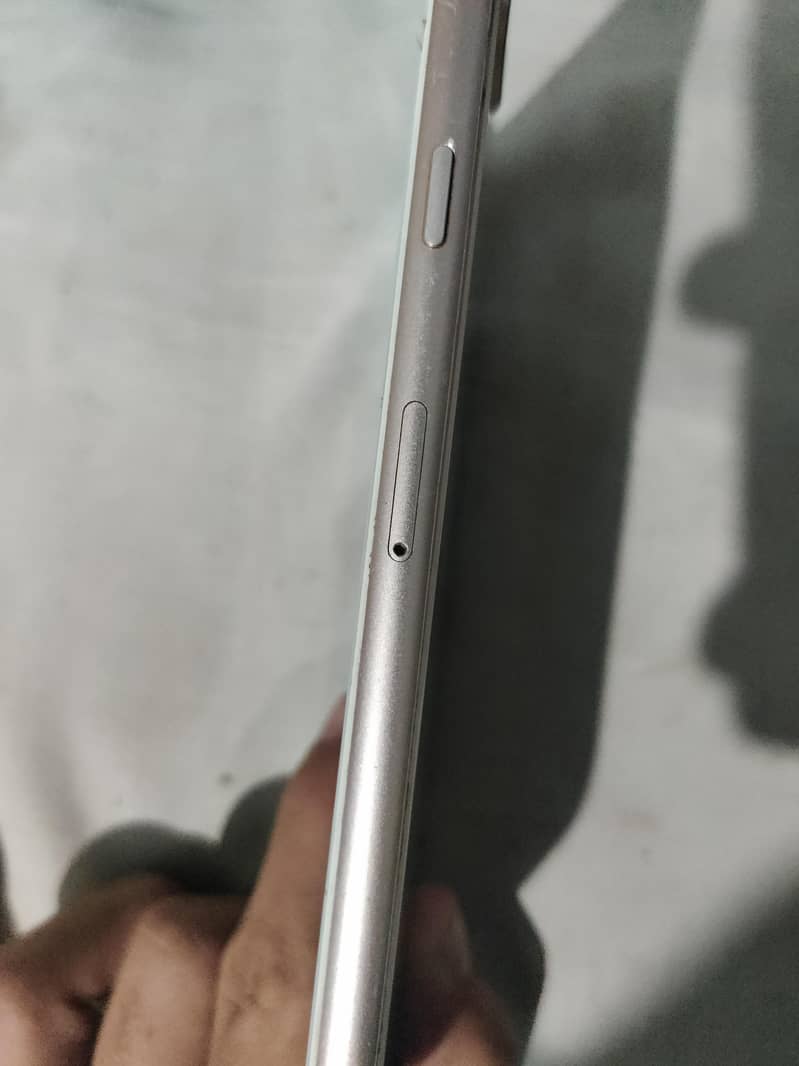 Apple iPhone 8 Plus 2