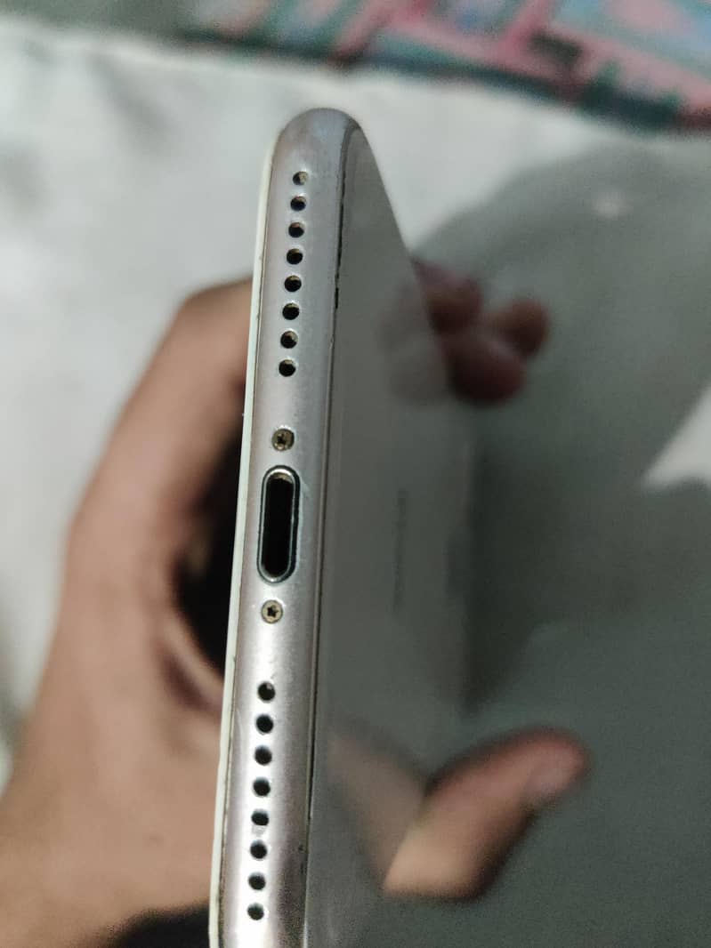 Apple iPhone 8 Plus 3