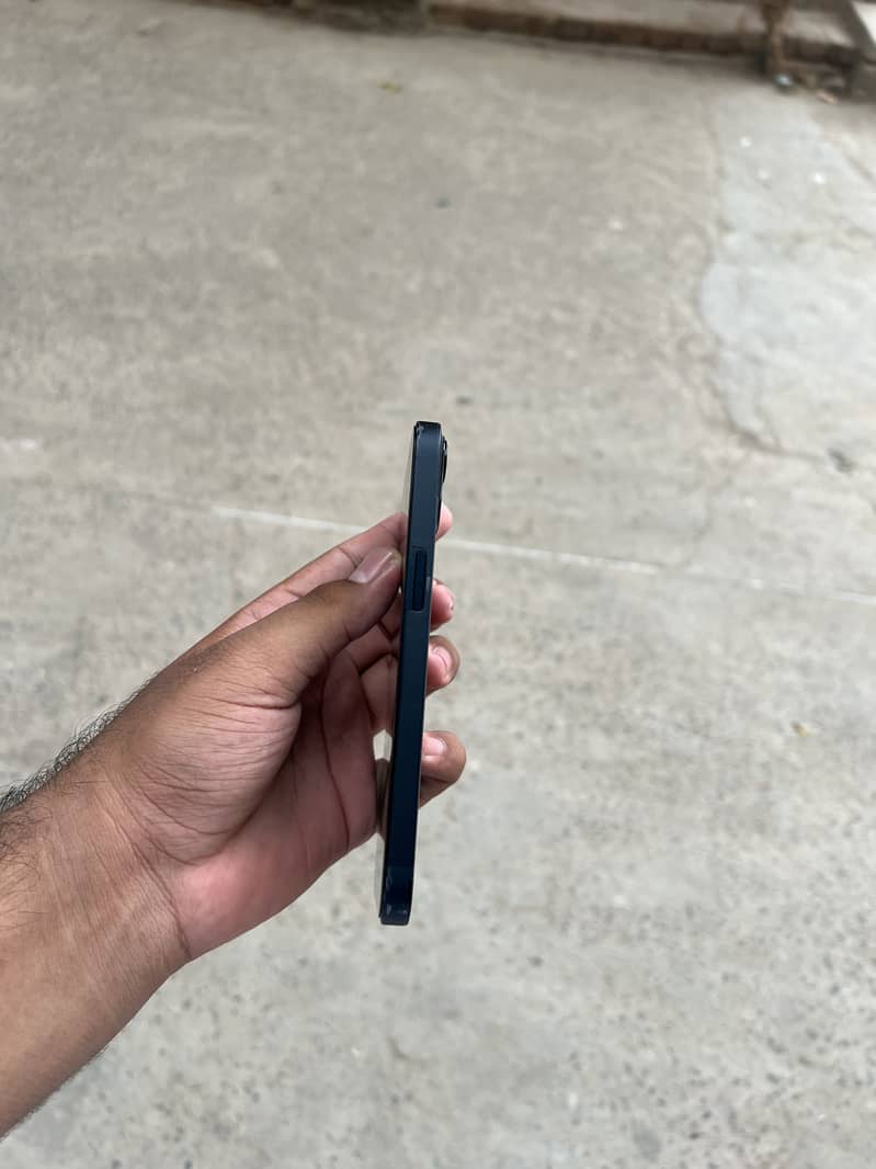 Apple iPhone 13 3
