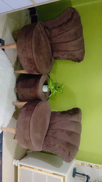 chair with center table