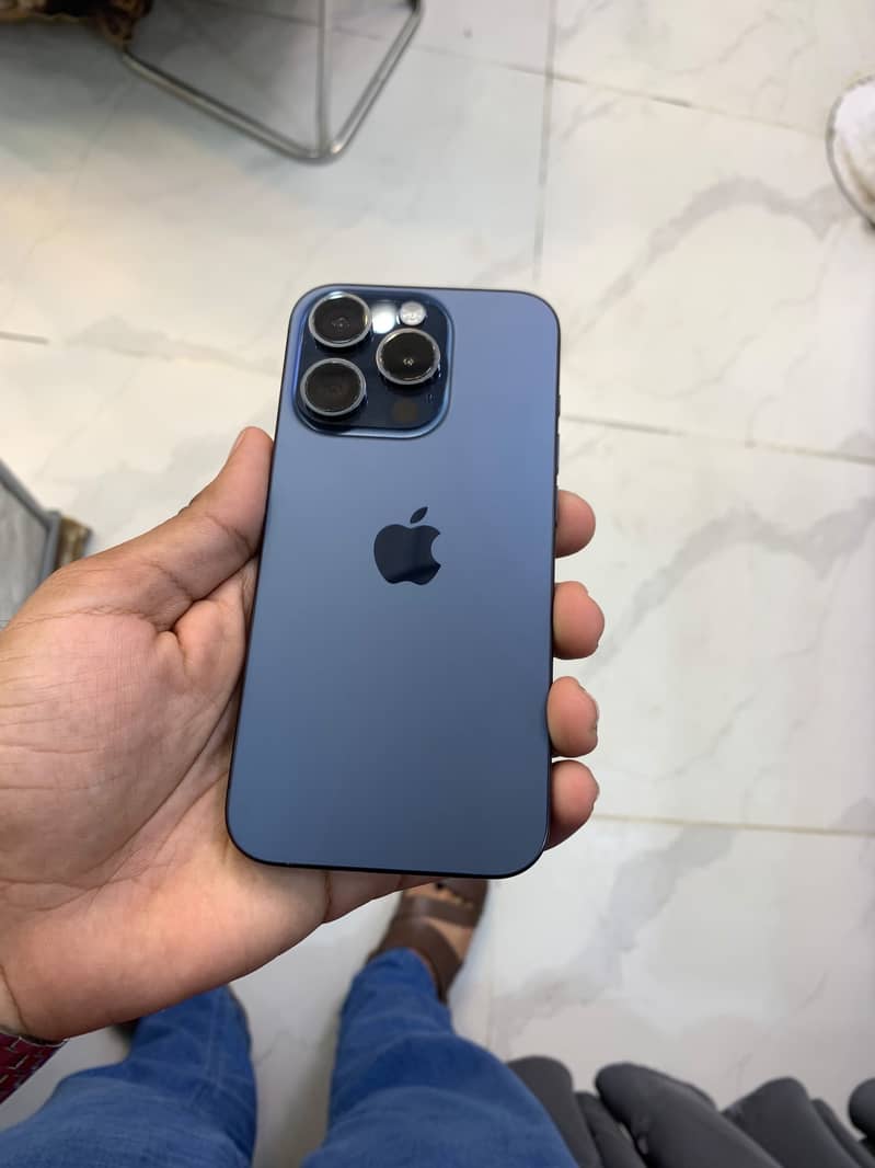 Apple iPhone 15 Pro 6