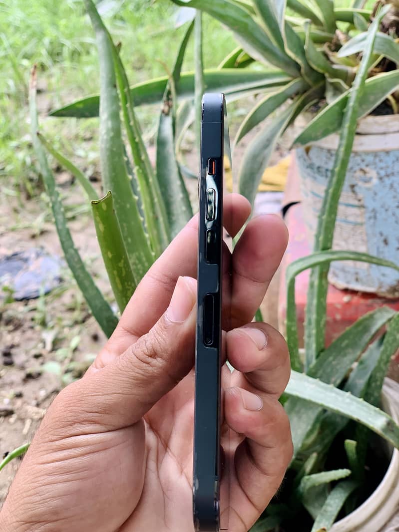 Apple iPhone 13 Pro 3
