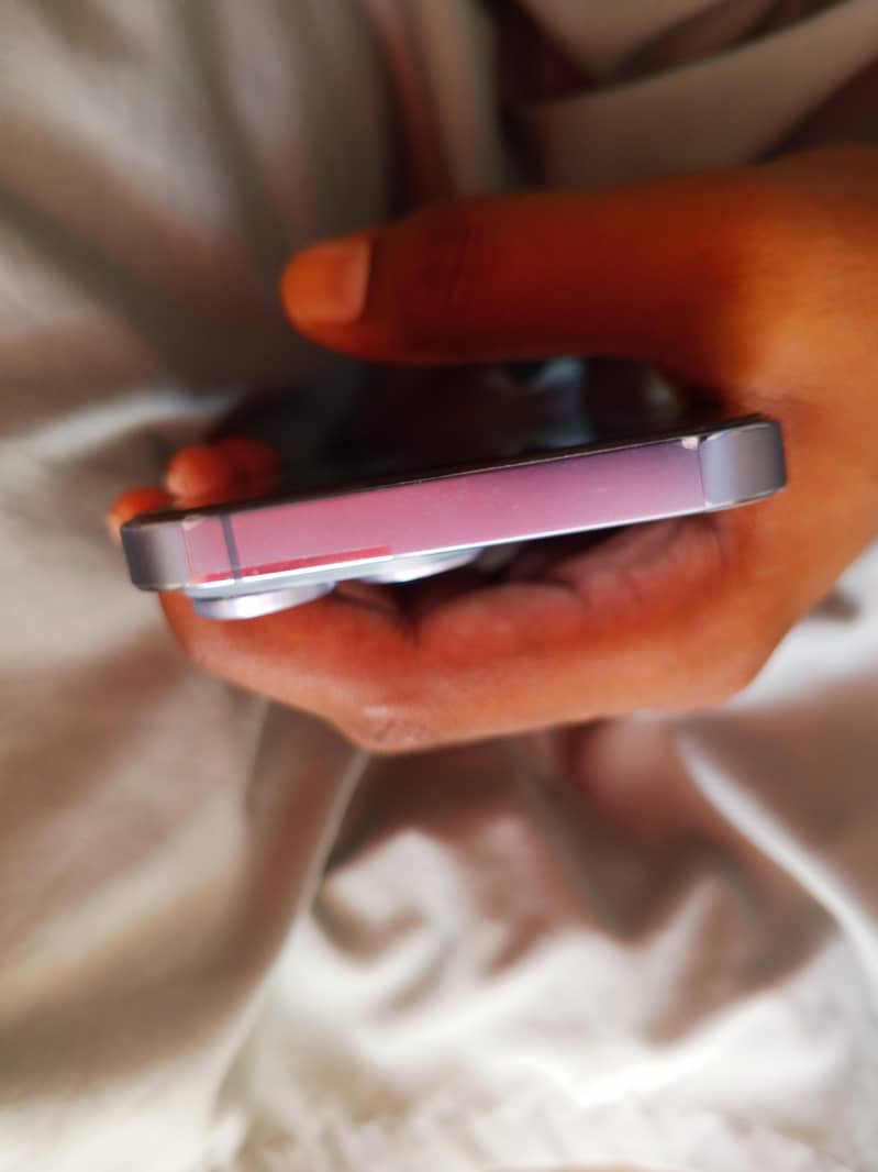 Apple iPhone 13 Pro 3