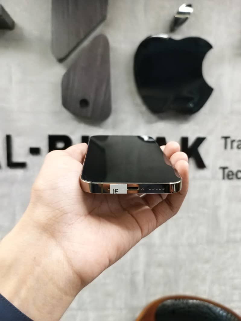 Apple iPhone 14 Pro 1