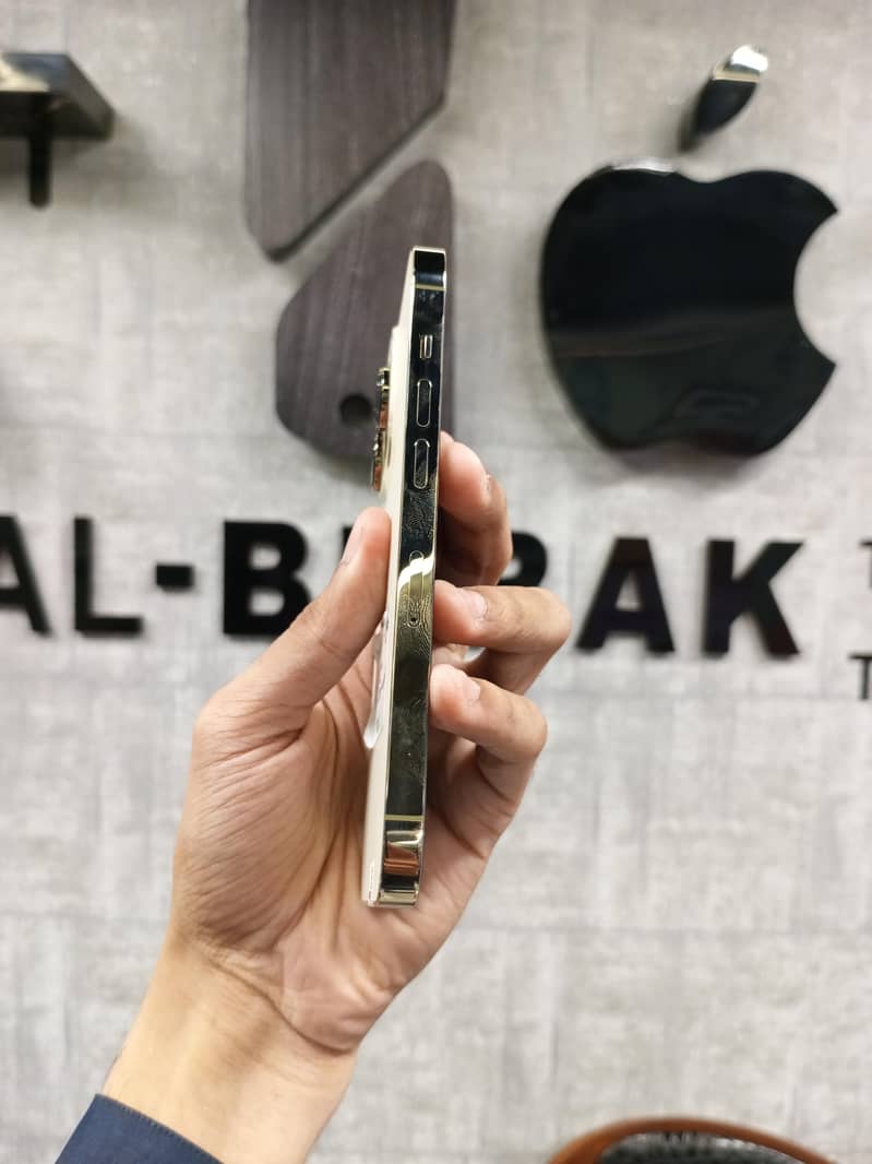 Apple iPhone 14 Pro 3