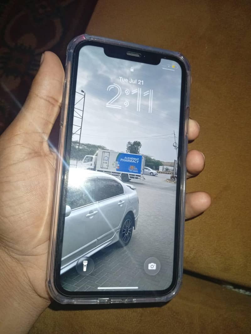 Apple iPhone 11 3
