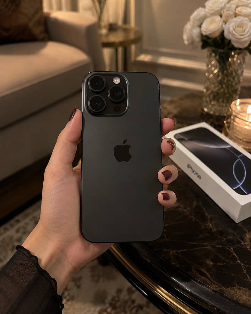 Apple iPhone 16 Pro 0