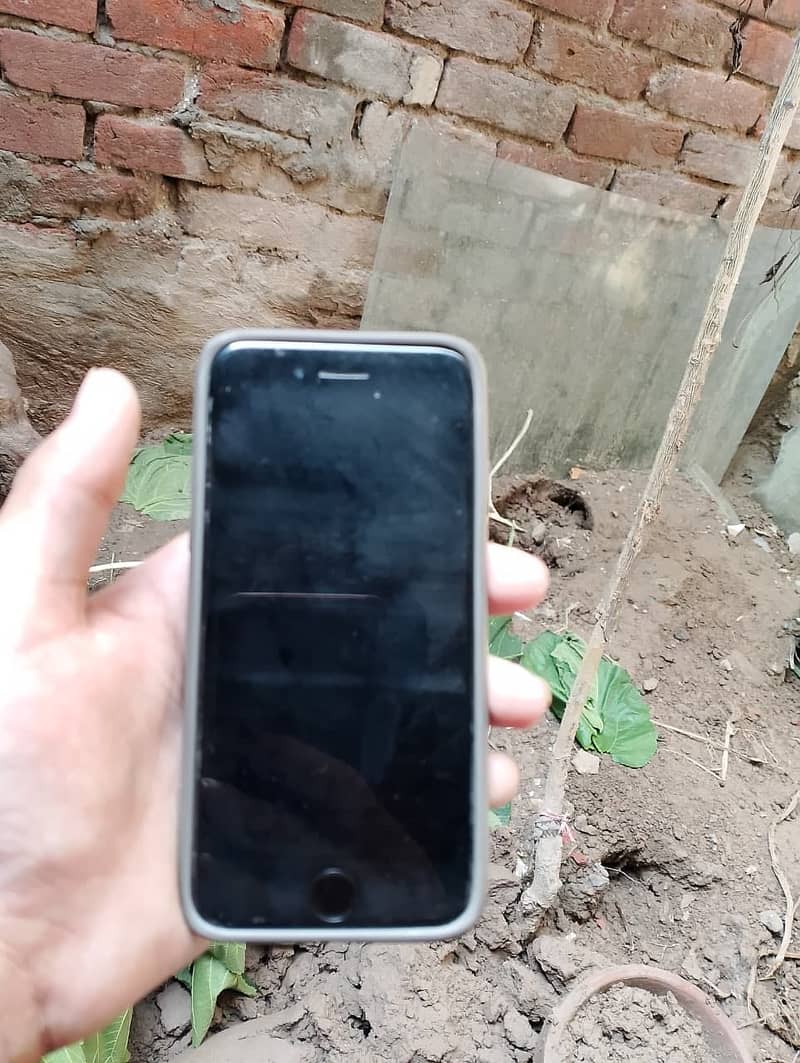 Apple iPhone 8 2