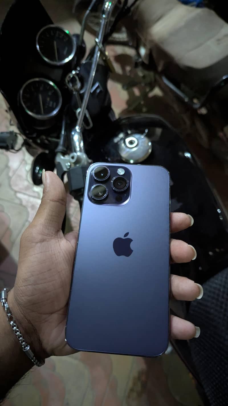 Apple iPhone 14 Pro Max 1