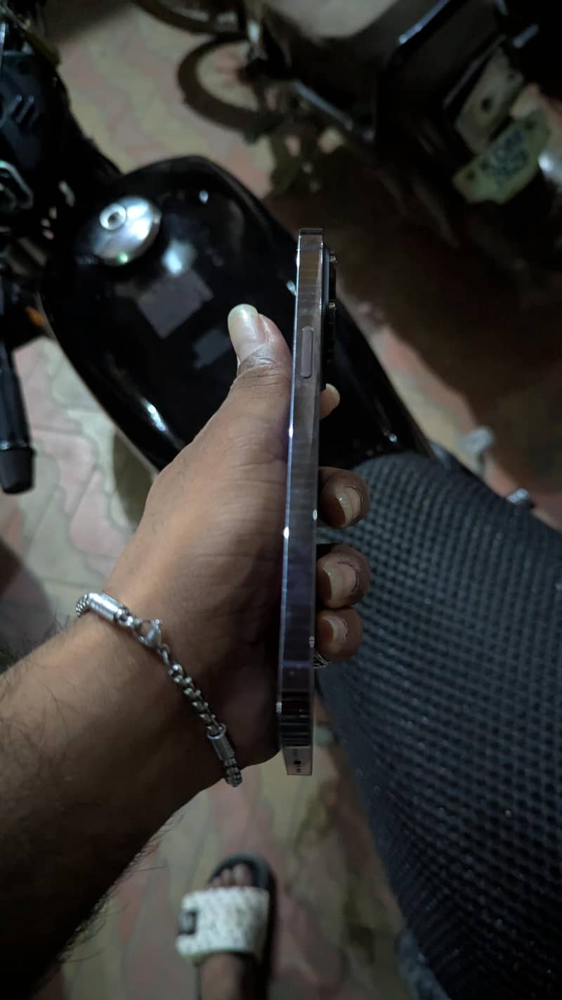 Apple iPhone 14 Pro Max 5