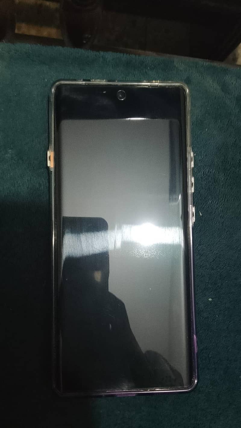 Tecno CAMON 40 Pro 0