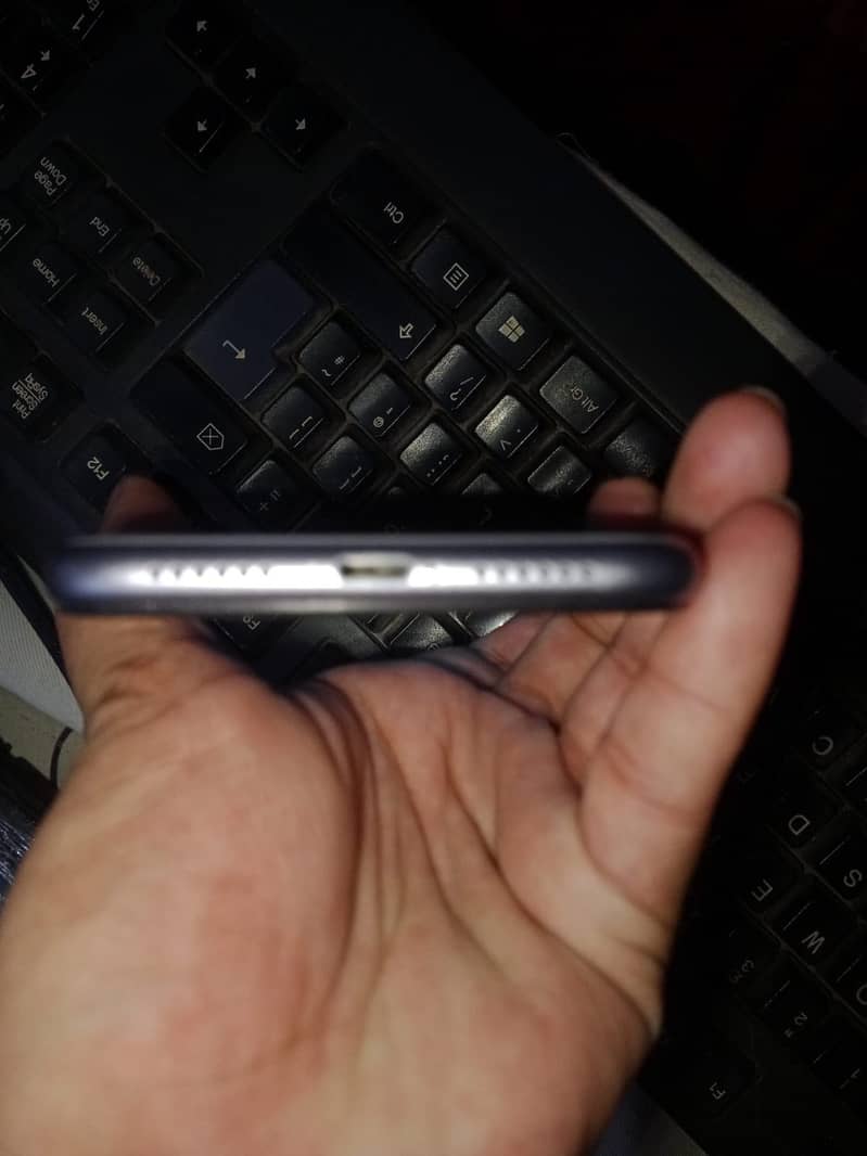 Apple iPhone 11 3