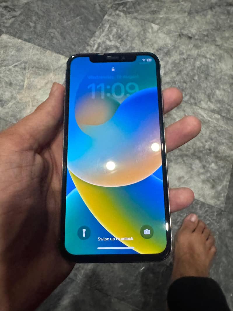 Apple iPhone X 0