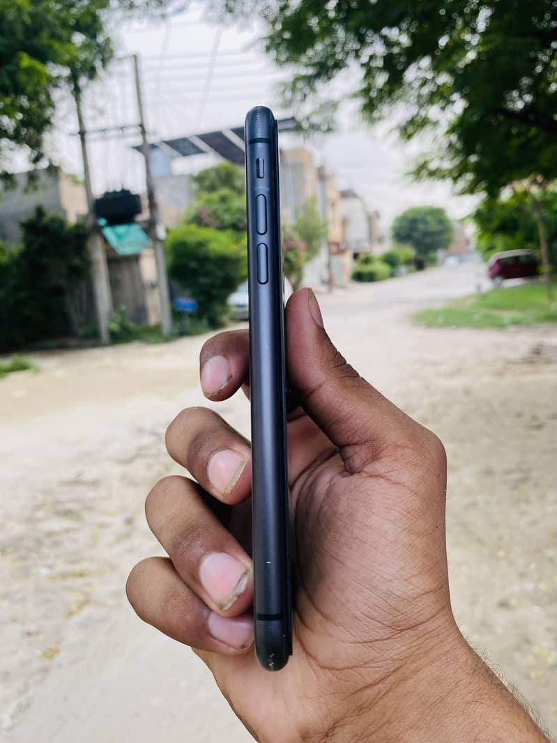 Apple iPhone 11 1