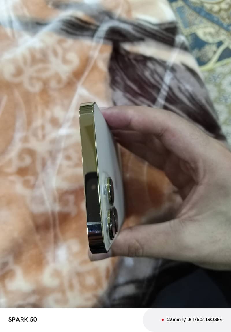 Apple iPhone 13 Pro Max 2