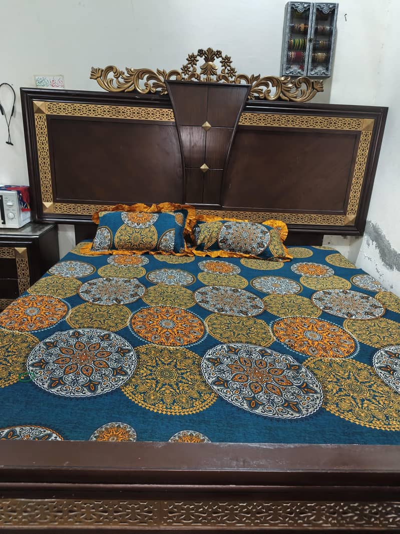 king size bed 0