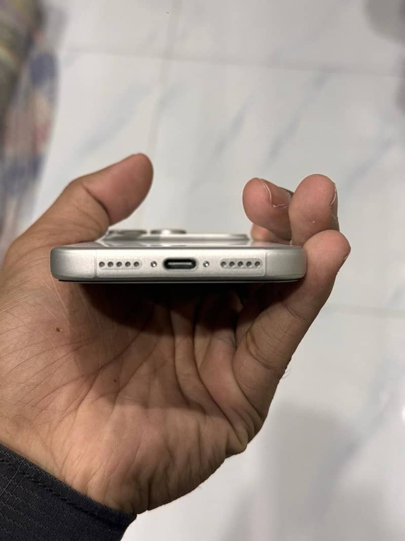 iPhone 17 pro 4