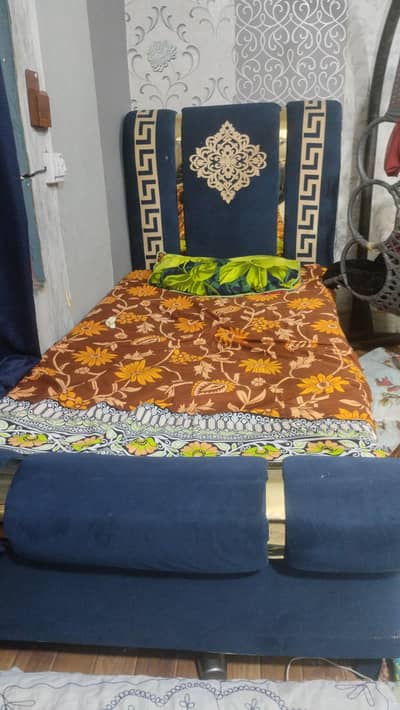 pair of 2 single beds
