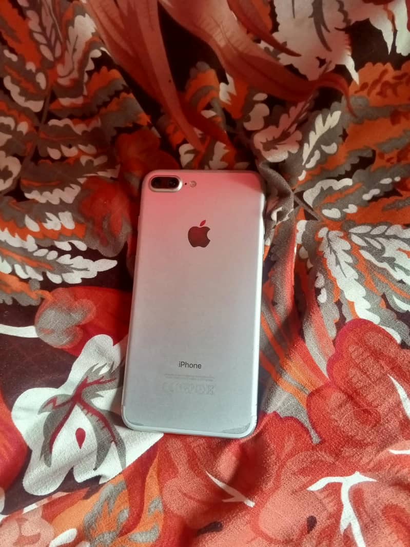 Apple iPhone 7 Plus 1