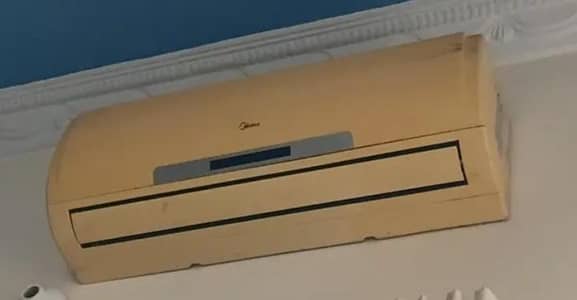 AC urgent sale