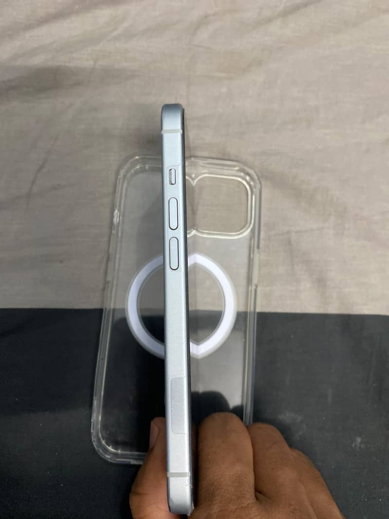 Apple iPhone 15 2