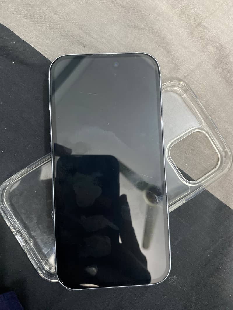 Apple iPhone 15 4